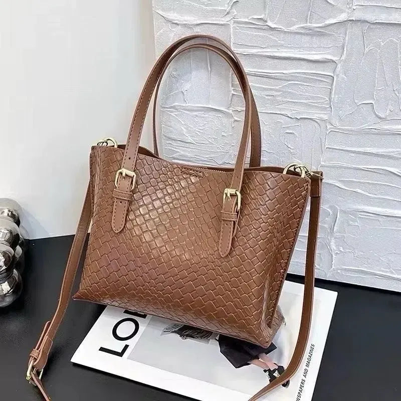 Cartera Kiara en tonos neutros