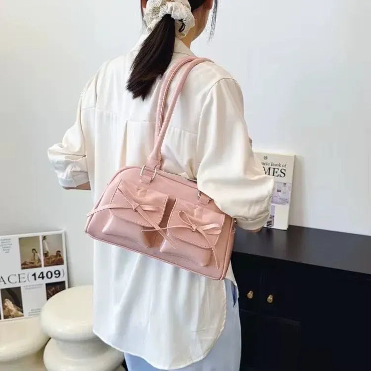 Bolso Baguette con Lazo decorativo